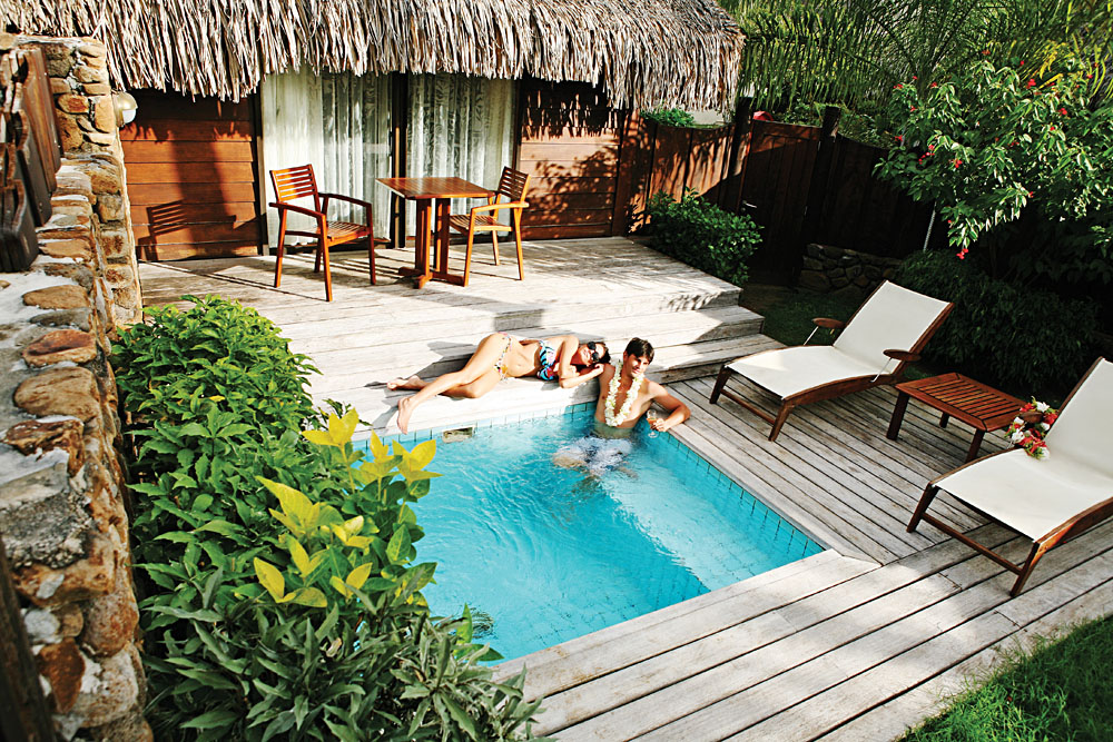 Bungalow sur l'eau, sur la plage ou dans un jardin à Tahiti ? 2